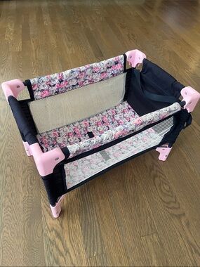 Baby Doll Crib with Teddy Bear Theme